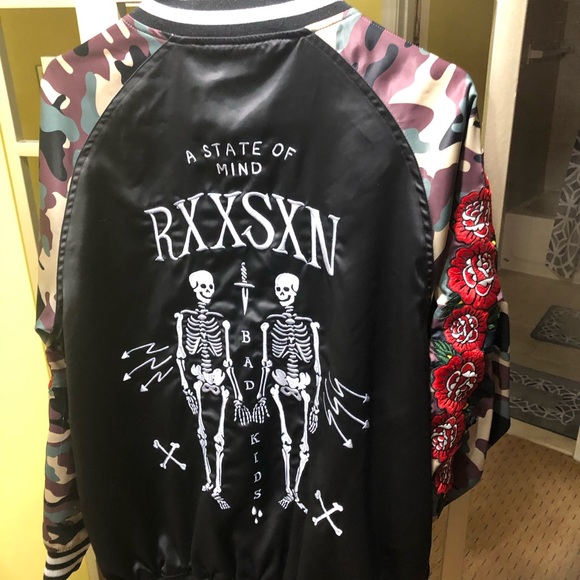 Red jacket - Picture 6 of 6